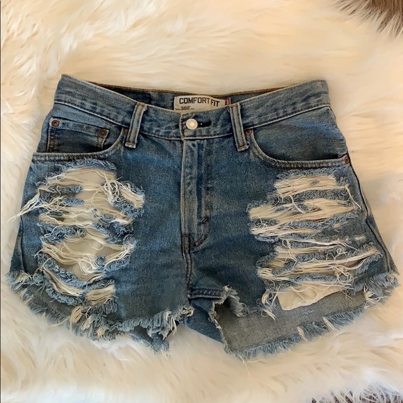 vintage distressed levi shorts
